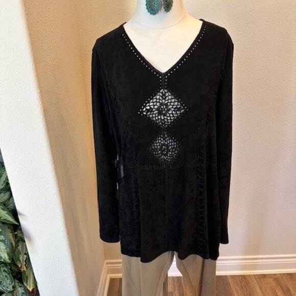Womens Bell Sleeve Suede and Crochet Top NWT Size L - Picture 3 of 4